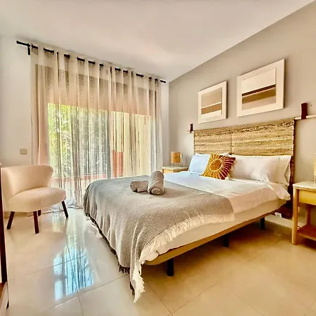 Sunny 2bed Style New Golden Mile Free Parking Wifi & Aircon 埃斯特波纳