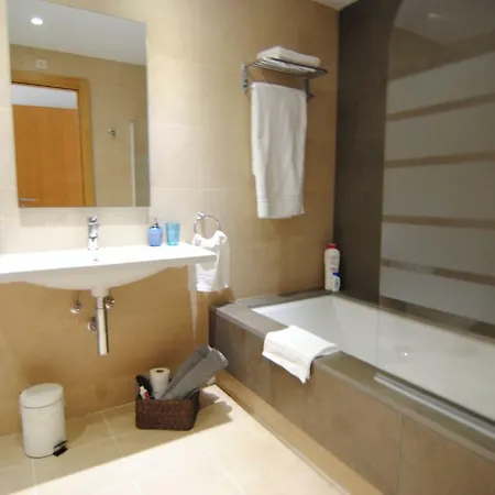 Sunny 2bed Style New Golden Mile Free Parking Wifi & Aircon 埃斯特波纳