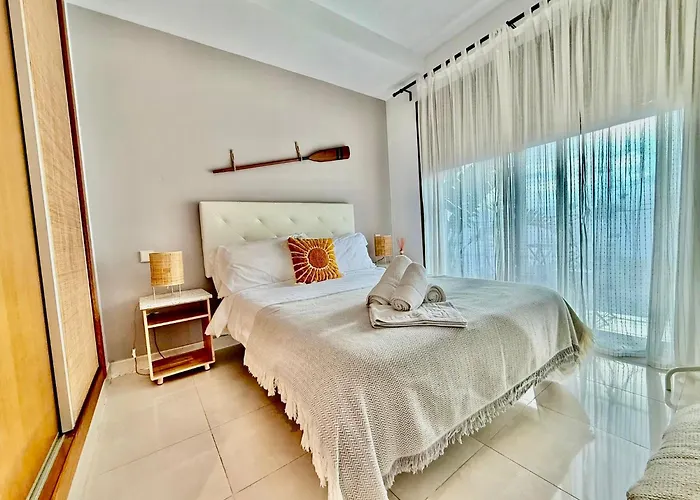 Sunny 2bed Style New Golden Mile Free Parking Wifi & Aircon Apartman