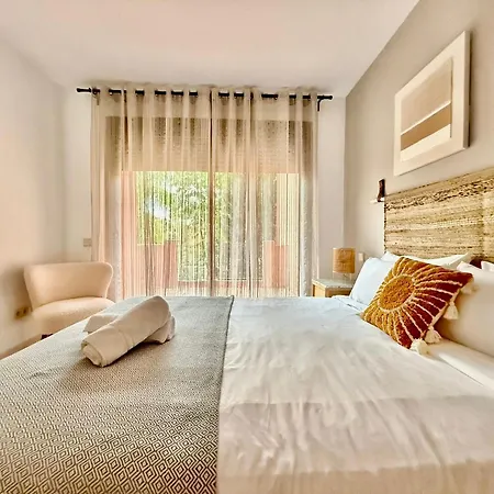 Sunny 2br Style New Golden Mile Free Parking Wifi & Aircon