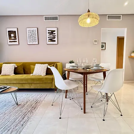 Sunny 2bed Style New Golden Mile Free Parking Wifi & Aircon Apartment *