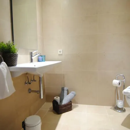 Sunny 2bed Style New Golden Mile Free Parking Wifi & Aircon Apartment