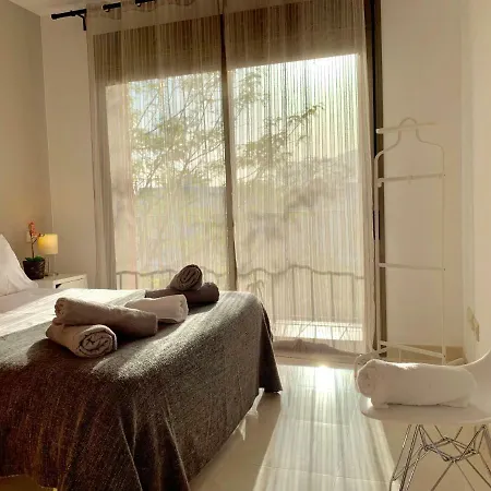 Apartment Sunny 2br Style New Golden Mile Free Parking Wifi & Aircon